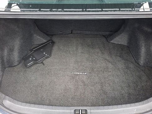 Used 2016 Toyota Corolla LE image 30