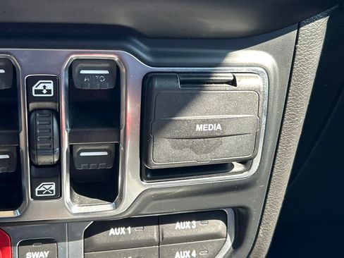 Used 2019 Jeep Wrangler Unlimited Rubicon image 34