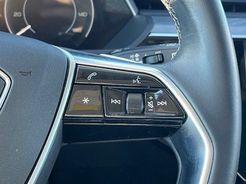 Used 2024 Audi Q8 e-tron Premium Plus w/ Premium Plus Package AWD/4WD image 17