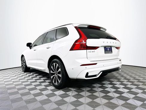 Used 2023 Volvo XC60 B5 Plus image 15
