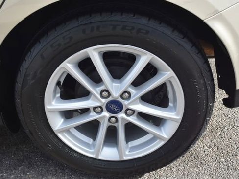 Used 2017 Ford Focus SE FWD image 40