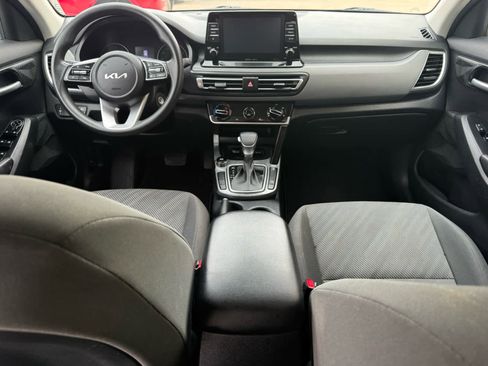 Used 2023 Kia Seltos LX image 16