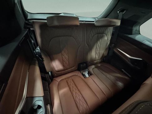 New 2026 BMW X7 M60i image 12