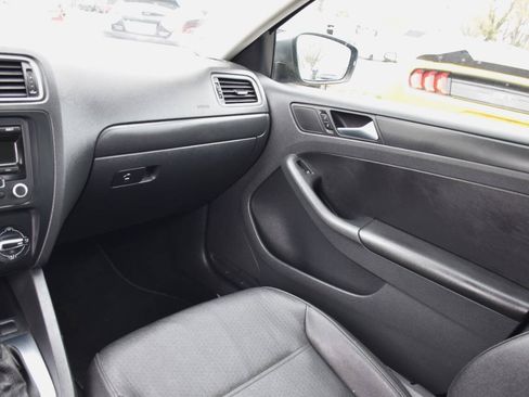 Used 2012 Volkswagen Jetta SE FWD image 17