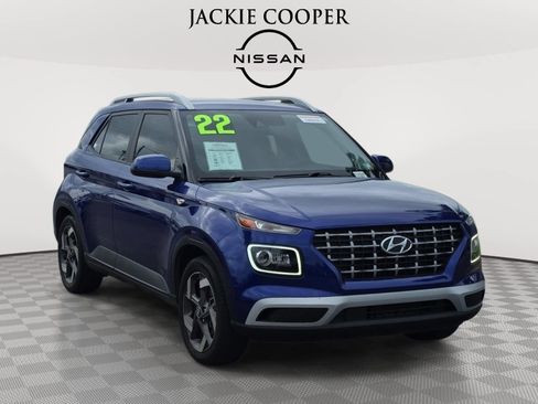 Used 2022 Hyundai Venue Limited w/ Cargo Package FWD image 3