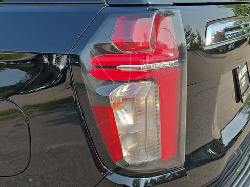 Used 2024 Chevrolet Tahoe Premier AWD/4WD image 35