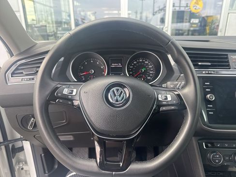 Used 2020 Volkswagen Tiguan SE image 7