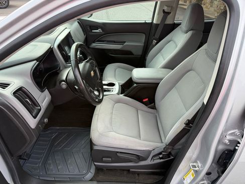 Used 2018 Chevrolet Colorado LT w/ LT Convenience Package RWD image 12