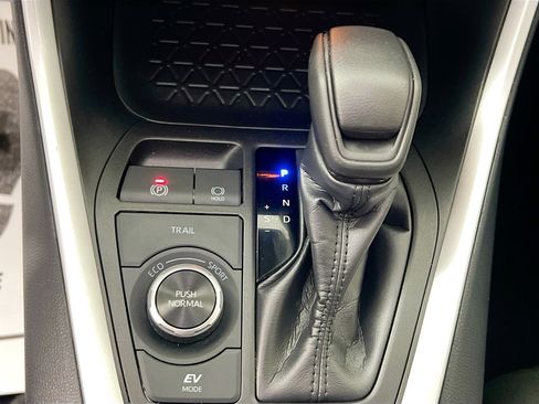 Used 2024 Toyota RAV4 XLE image 25