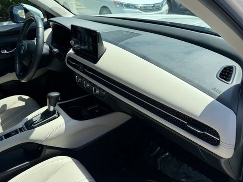 Used 2024 Honda HR-V EX-L image 17
