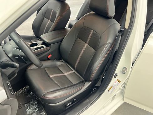 Used 2025 Nissan Altima 2.5 SR image 9