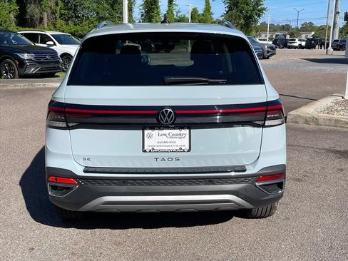New 2026 Volkswagen Taos SE FWD image 21