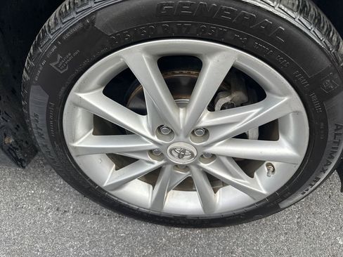 Used 2012 Toyota Prius V Five image 24