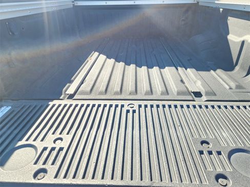 Used 2021 Nissan Titan PRO-4X w/ Pro-4x Convenience Package image 21