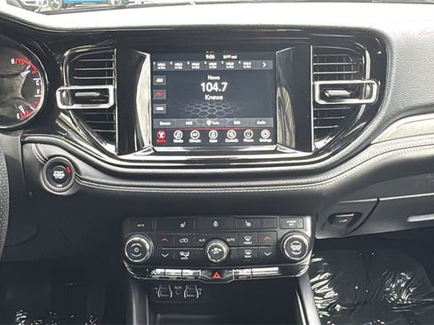 Used 2023 Dodge Durango SXT image 11
