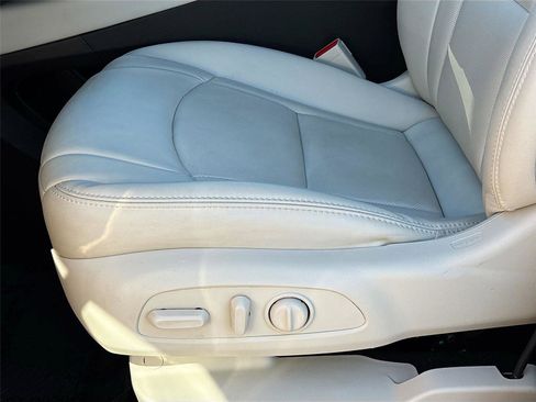 Used 2023 Buick Enclave Essence w/ Experience Buick Package image 18