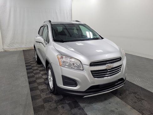 Used 2016 Chevrolet Trax LT w/ LT Convenience Package image 13