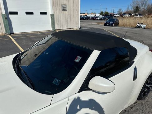 Used 2018 Nissan 370Z Touring Sport image 10