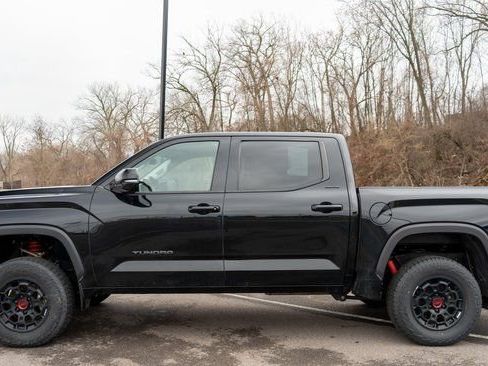 Used 2022 Toyota Tundra Limited w/ TRD Off-Road Package AWD/4WD image 9