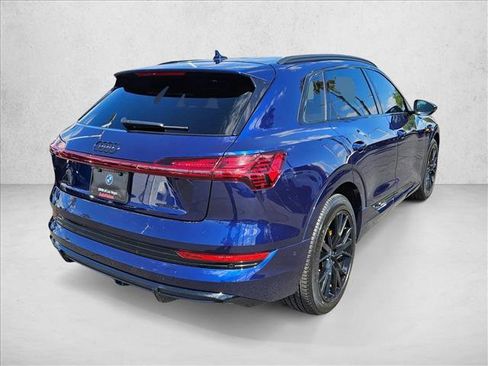 Used 2022 Audi e-tron Chronos AWD/4WD image 5