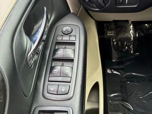 Used 2017 Dodge Grand Caravan SE w/ Power Window Group image 22
