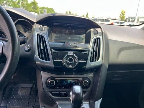 Used 2014 Ford Focus Titanium FWD image 16