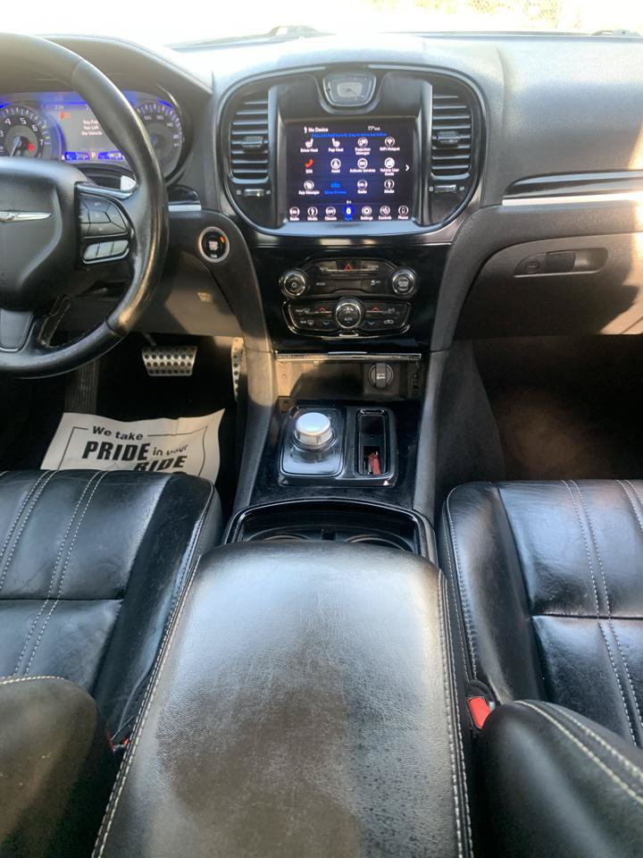 Used 2019 Chrysler 300 S AWD/4WD image 11