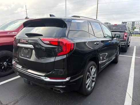 Used 2020 GMC Terrain Denali w/ Denali Premium Package FWD image 3