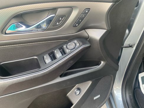 Used 2023 Chevrolet Traverse Premier image 14