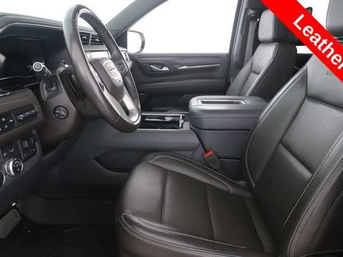 Used 2024 GMC Yukon Denali w/ Advanced Technology Package AWD/4WD image 17