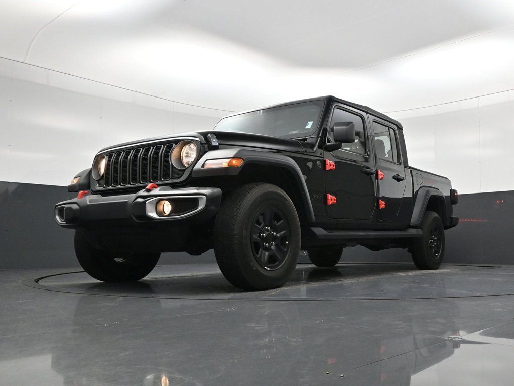 Used 2025 Jeep Gladiator Sport AWD/4WD image 22
