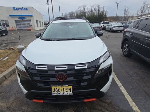 Used 2025 Nissan Rogue SV w/ Rock Creek Premium Package image 9