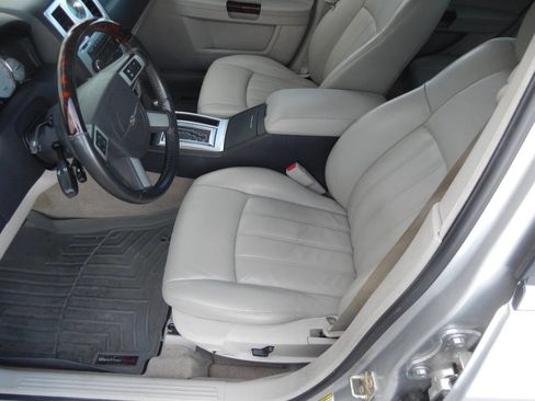 Used 2007 Chrysler 300 C RWD image 26