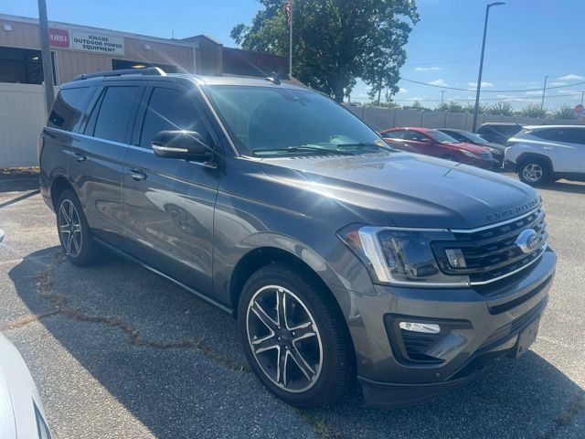 Used 2021 Ford Expedition Limited AWD/4WD image 2