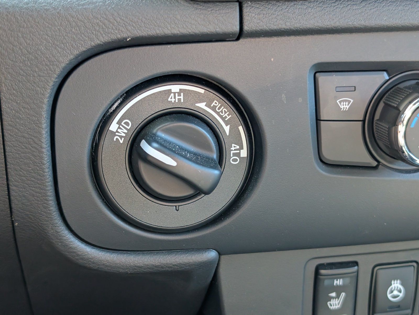 Used 2026 Nissan Frontier PRO-4X AWD/4WD image 24