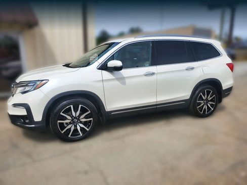 Used 2019 Honda Pilot Touring image 3