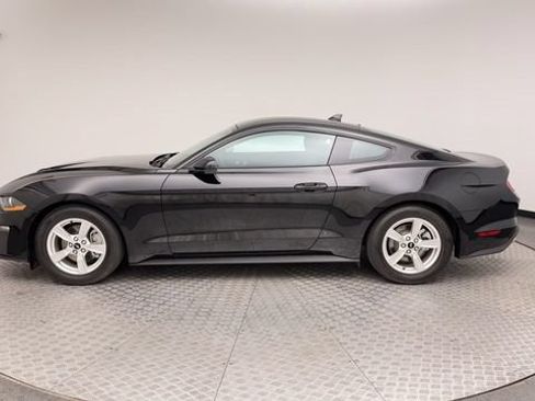 Used 2022 Ford Mustang Coupe RWD image 5