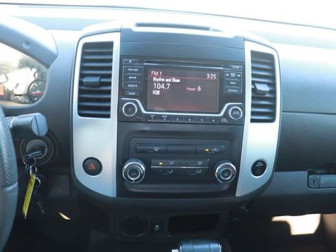 Used 2016 Nissan Frontier SV image 16