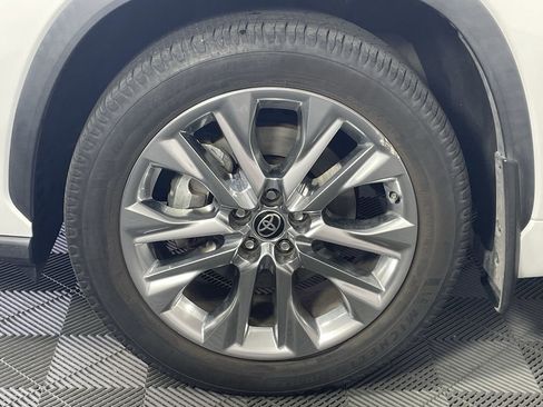Used 2022 Toyota Highlander Limited image 9