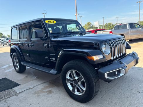 Used 2021 Jeep Wrangler Unlimited Sahara w/ Uconnect 4C Nav & Sound Group image 7