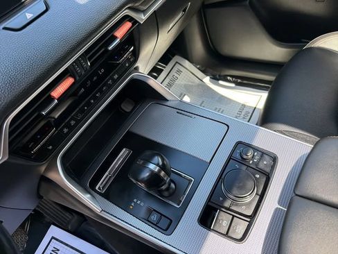 Used 2024 MAZDA CX-90 3.3 Turbo w/ Preferred Package AWD/4WD image 25