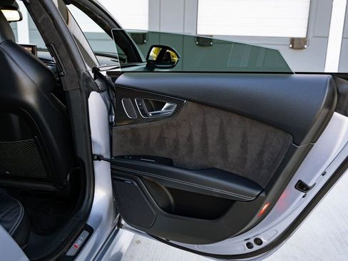 Used 2017 Audi RS 7 Prestige w/ Carbon-Optic Package image 26