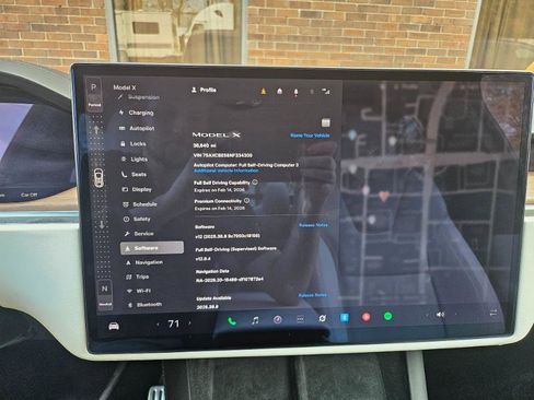 Used 2022 Tesla Model X image 5