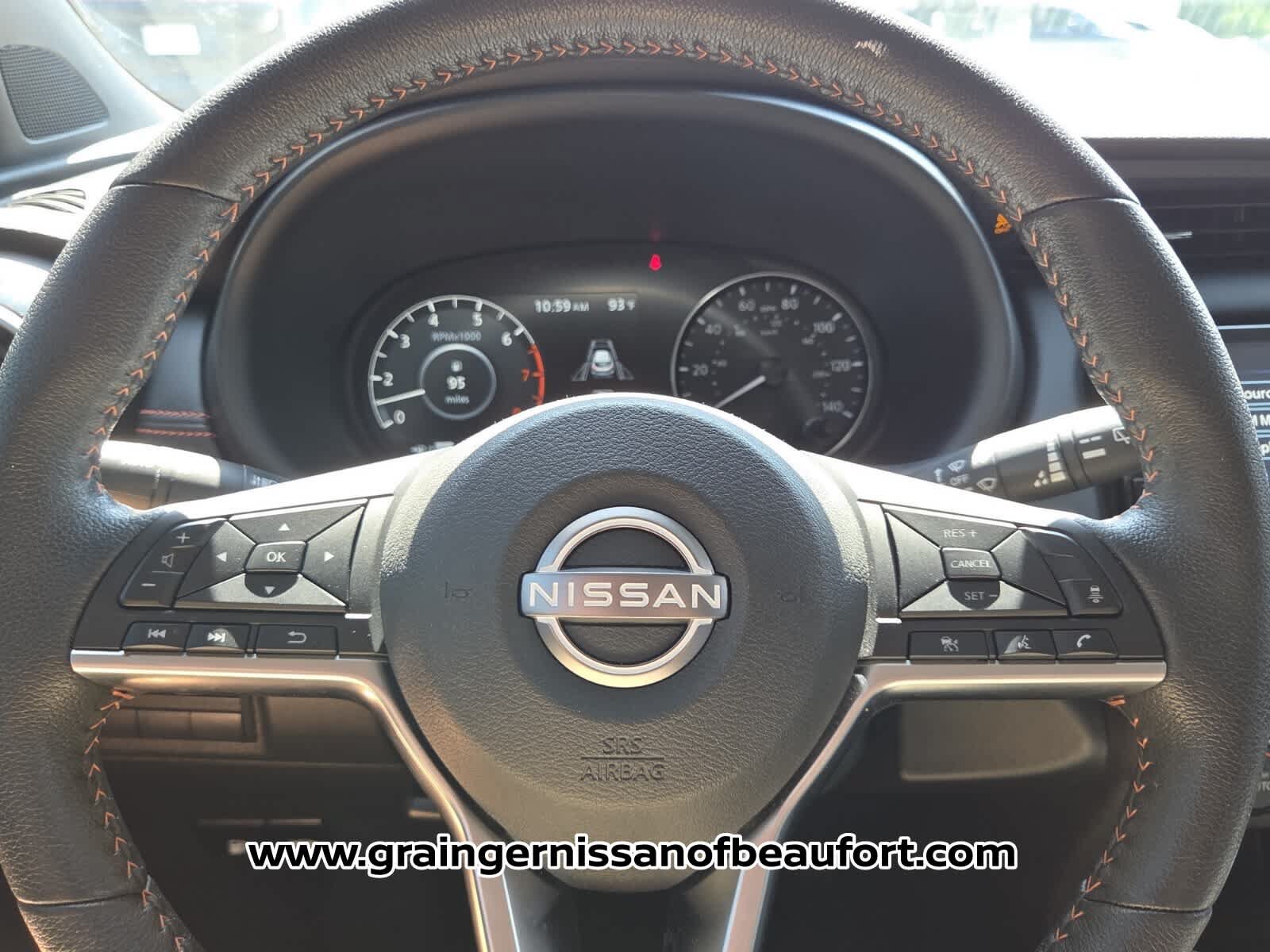 Used 2023 Nissan Kicks SR w/ SR Premium Package FWD image 11