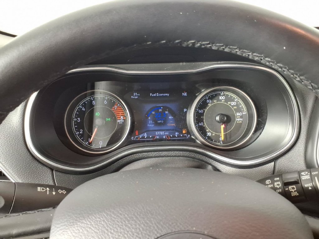 Used 2019 Jeep Cherokee Trailhawk w/ Cold Weather Group AWD/4WD image 17