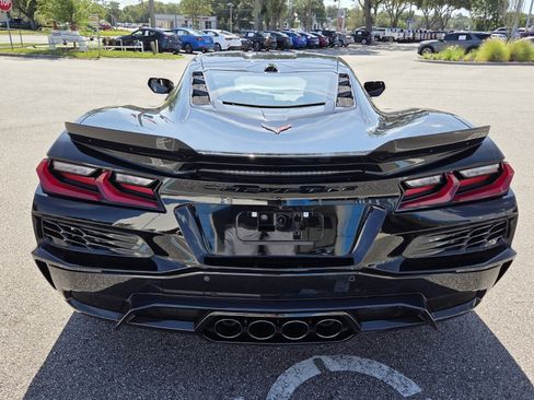Used 2025 Chevrolet Corvette Z06 RWD image 4