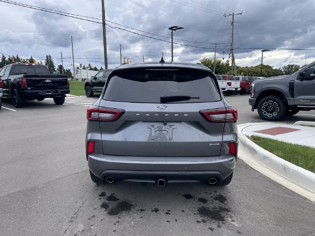 Certified 2023 Ford Escape ST-Line Select w/ Tech Pack #2 AWD/4WD image 4