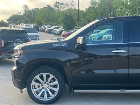 Used 2019 Chevrolet Silverado 1500 High Country w/ Technology Package image 8