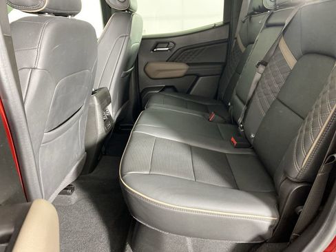 Used 2024 GMC Canyon Denali image 27