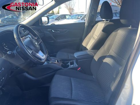 Used 2020 Nissan Rogue SV w/ Sun & Sound Touring Package image 25